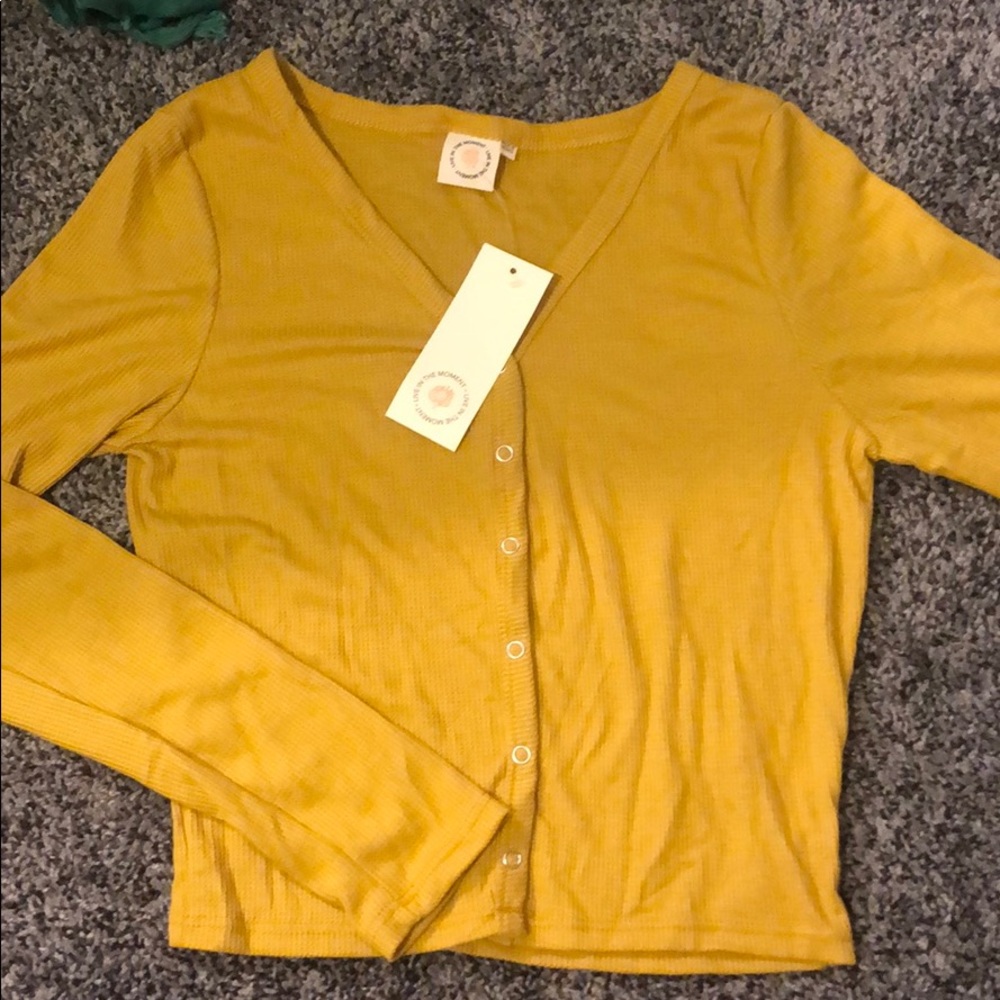 button detail top